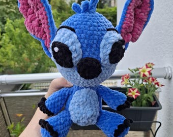 Crochet Stitch Plush Toy: Chenille Yarn Amigurumi