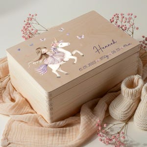 personalisierte erinnerungsbox aus holz fur babys mit dem namen