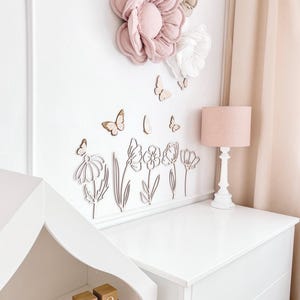 Holz Wanddeko Blumen und Schmetterlinge Boho Babyzimmer Deko Geschenk zur Geburt handgemacht Originaldesign Bild 12