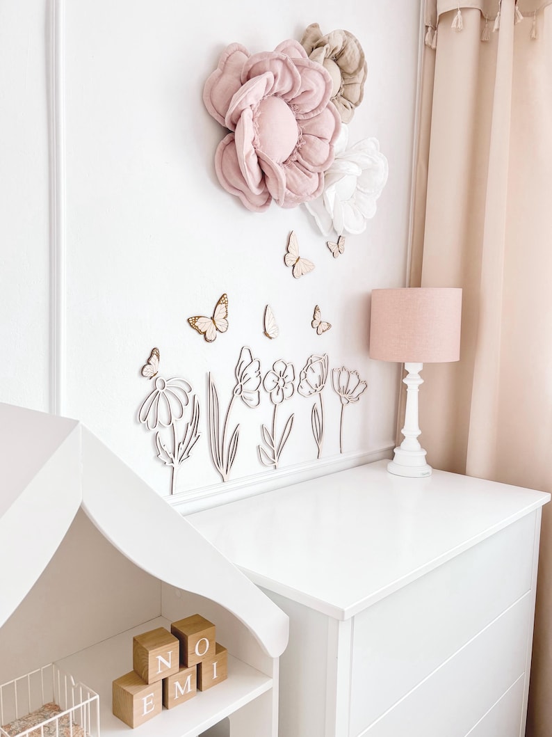 Holz Wanddeko Blumen und Schmetterlinge Boho Babyzimmer Deko Geschenk zur Geburt handgemacht Originaldesign Bild 12