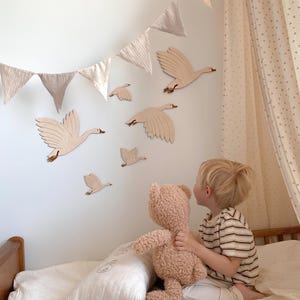 Wooden Flying Geese Wanddeko Oies Murales Boho Nursery Babyzimmer Chambre Bébé Geschenk Cadeau Handmade silly goose