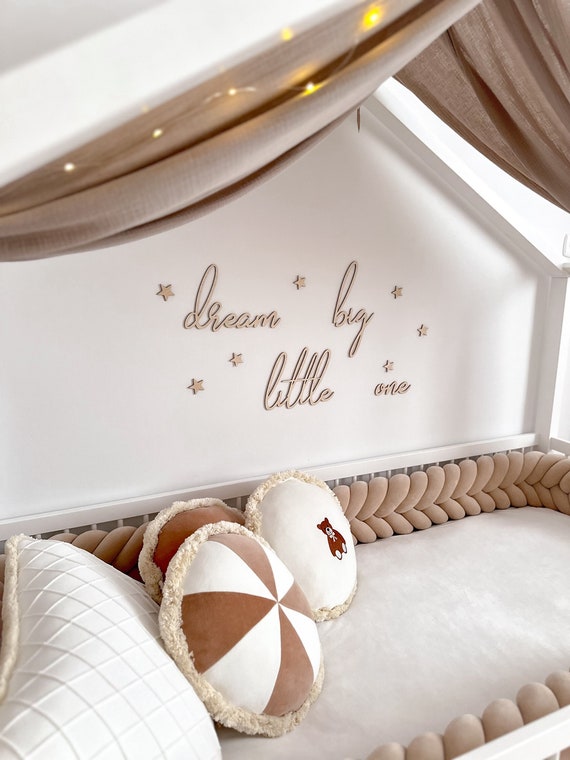 Dream Big Little One Wooden Quote Nursery Wall Sign Wanddeko Citation Bébé Cadeau Babyzimmer Handmade Natural Décor