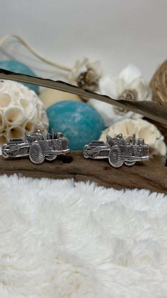 Tractor Cufflinks - image 1