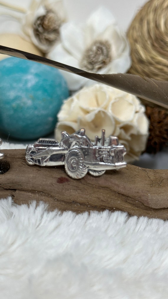 Tractor Cufflinks - image 4