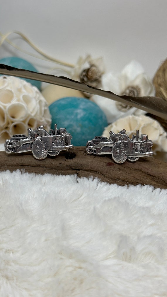 Tractor Cufflinks - image 2