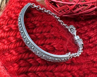 Pulsera de barra vintage plateada Brighton con corazones