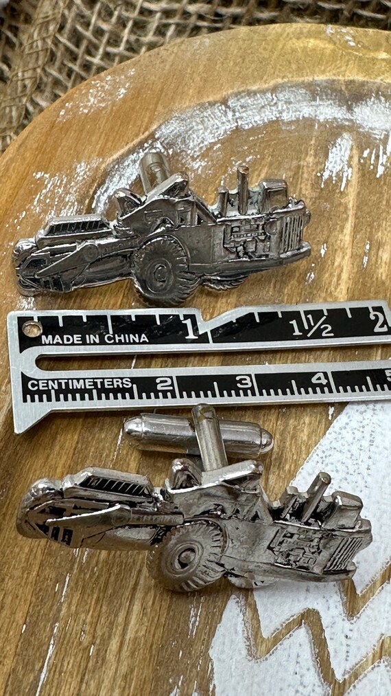 Tractor Cufflinks - image 7