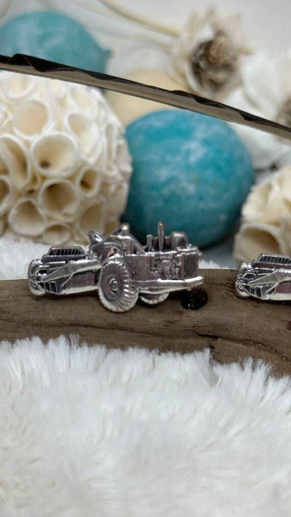 Tractor Cufflinks - image 5
