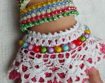 Gehäkeltes Manschettenarmband, Regenbogen Manschettenarmband, Häkelschmuck, Perlen Manschettenarmband, handgefertigtes einzigartiges Geschenk, Boho Armband