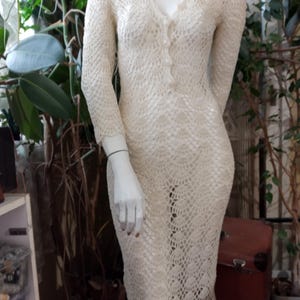 かぎ針編みのベージュの長袖ドレス、ニットドレス、ボヘミアンドレス、ヒッピードレス、かぎ針編みの服、レースのかぎ針編み、オーダーメイドの衣装、ウェディングドレス