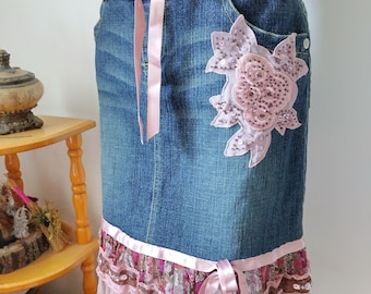 Geüpcycled spijkerrok: herwerkte boho-ruches, kralen en chiffon