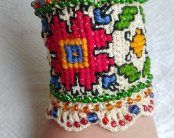 Crochet Cuff Bracelet, Beige Cuff Bracelet, Crochet Jewelry, Beaded Cuff Bracelet, Handmade Unique Gift, Boho bracelet