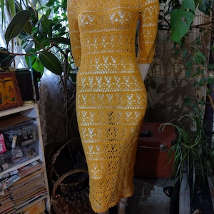 かぎ針編みの黄色の 3/4 袖ドレス、ニットドレス、ボヘミアンドレス、ヒッピードレス、かぎ針編みの服、レースかぎ針編み、オーダーメイドのコスチューム、ボヘミアンドレス