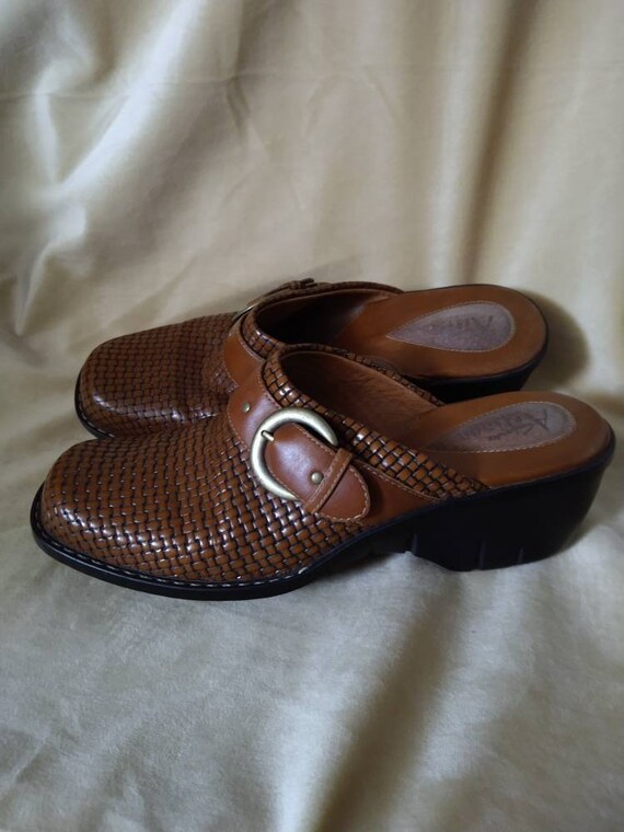 vintage 2000s clarks toffee Gem