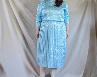 Plus Size / Bust 52 / Waist 30-42 / Hip 58 / Vintage 1980s Powder Blue Floral Blouson Dress by In Cinque / 20 1X 2X