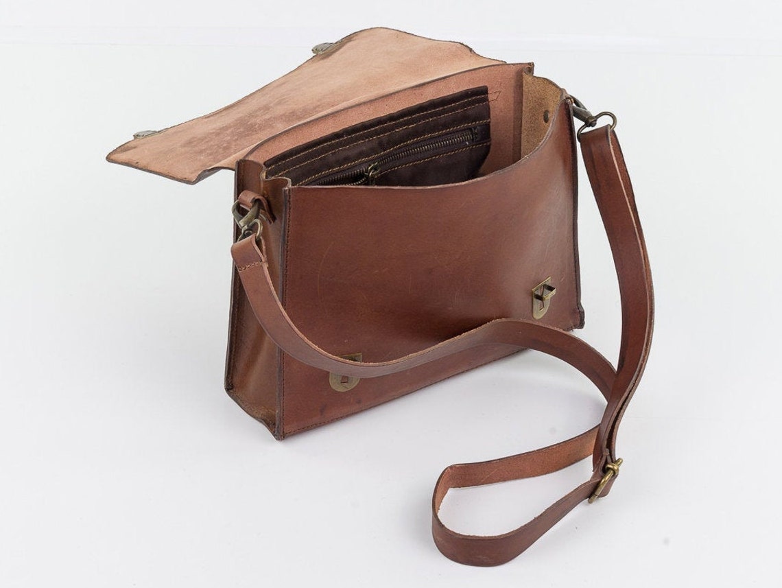 Handmade postman shoulder bag in real vegetable tanned Etsy