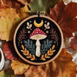 Punto croce Fungo Stregoneria Funghi Punto croce Amanita muscaria Punto croce Bosco Punto croce Gotico Schema punto croce Download immediato