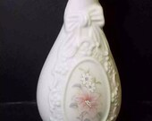 Cameo Ribbon Bud Vase Royal Heritage Collection - Porcelain with Floral Motif
