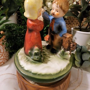Vintage Musical Figurine Adorable Boy & Girl,music box,mothers day gift,Collectable music box,