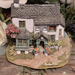 エリザベス女王】Lilliput Lane / THE TRAIN エリザベス女王】Lilliput