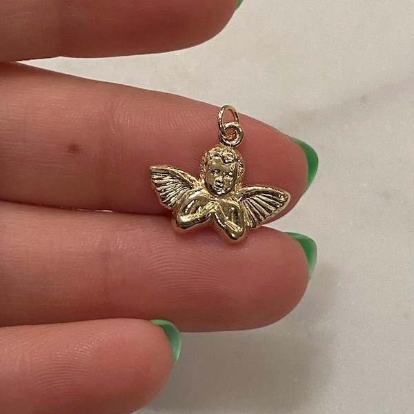 Colgante de ángel bebé amarillo de 14 quilates