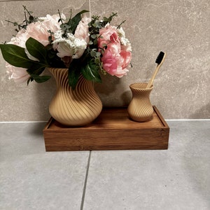 Zierblumenvase, elegante und einzigartige gedrehte Vase für Wohnkultur, 3D gedruckte Vase, minimalistisch.