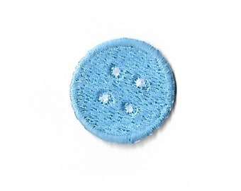 Ecusson patch thermocollant applique bouton de couture bleu clair.