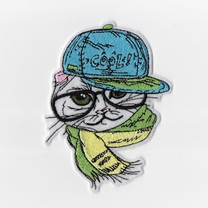 Geborduurde Cool Cat-patch – Kat met bril en pet “Cool!”-patch – Strijkbare witte viltpatch OEKO-TEX – Kledingpersonalisatie