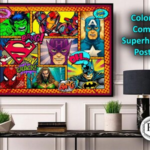 Puede incluir: Un póster colorido de estilo cómic con varios superhéroes, entre ellos Superman, Batman, Spiderman, Aquaman y Capitán América. El póster tiene un esquema de color rojo, amarillo y azul con bocadillos de diálogo y efectos de sonido.