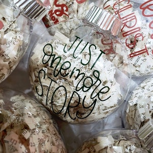 Book Page Confetti Ornaments || Holiday Ornaments/ Literary Gift/ Christmas Gifts/Christmas Ornaments/Bibliophile Gift - Bookish Gifts