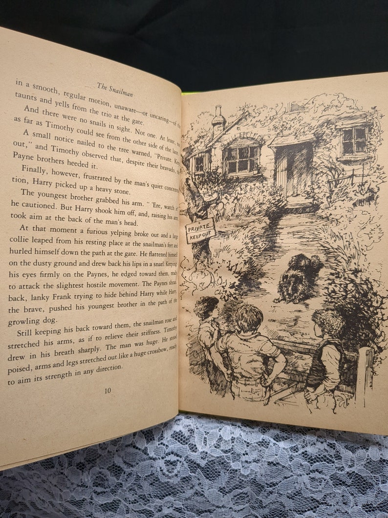 The Snail Man by Brenda Shivers – 1978 Weekly Reader Vintage Chapter Book image 5