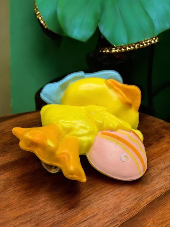 1970s Easter springtime duckling with flower hat … - image 5