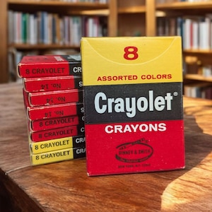 One pack of vintage crayolet crayons eight count
