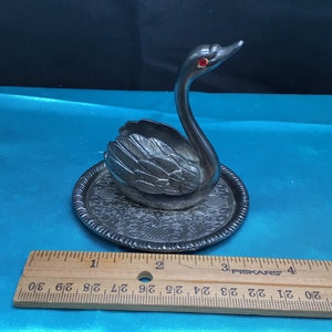 Zinc alloy silver ring holder Swan