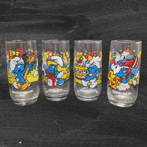 Vintage 1983 Smurf drinking glasses