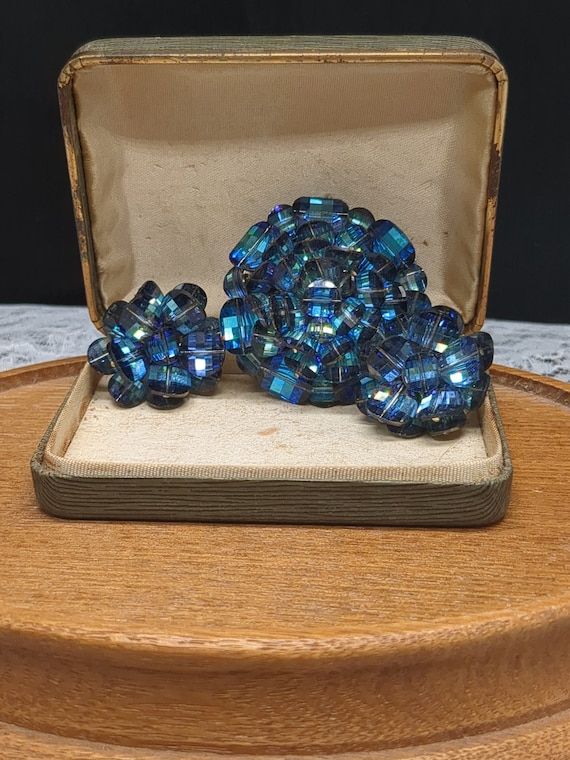 Vintage Laguna clip-on earrings and blue green pag