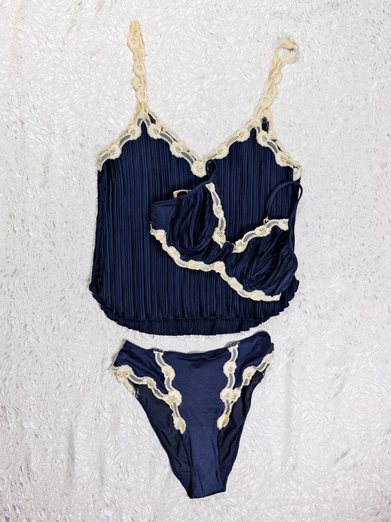La Perla Pleated Vintage 90s Lingerie 3 or 2-piece Sets in Navy Pleats and  Cream Floral Lace True Collector's Items -  Australia