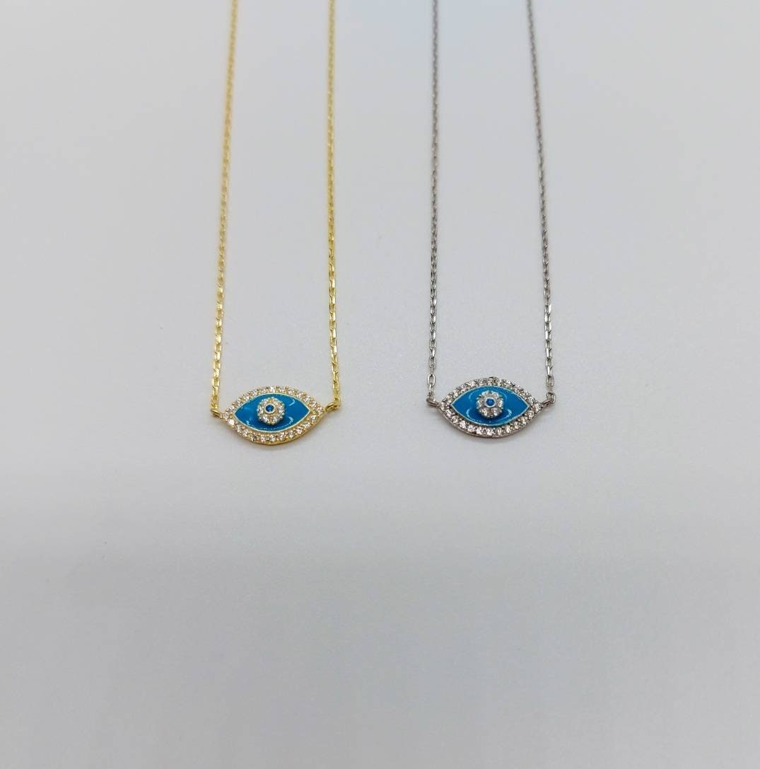 Kendall jenner on sale evil eye necklace