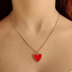 Collar con colgante de corazón rojo en plata de ley: regalo personalizado para mamá