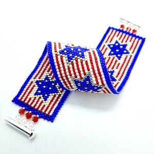 Stars and Stripes Peyote Bracelet Pattern