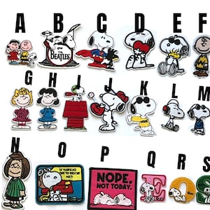 patch Snoopy Peanuts character toppa termoadesiva iron on applique comic strip Woodstock Charlie Brown Sally Lucy Van Pelt Schultz vintage