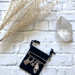Brooch with tarot cards fortune teller and moon, antique silver plated tarot card pin, witchy pin, sun and moon tarot card pin, fortune pin
