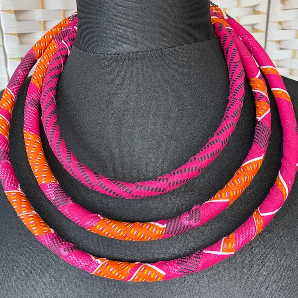 Collier en tissu, bijoux recyclés, bijoux en tissu faits main, imprimé Shweshwe, fabriqué en Afrique du Sud, collier à trois rangs, ensemble de bracelets