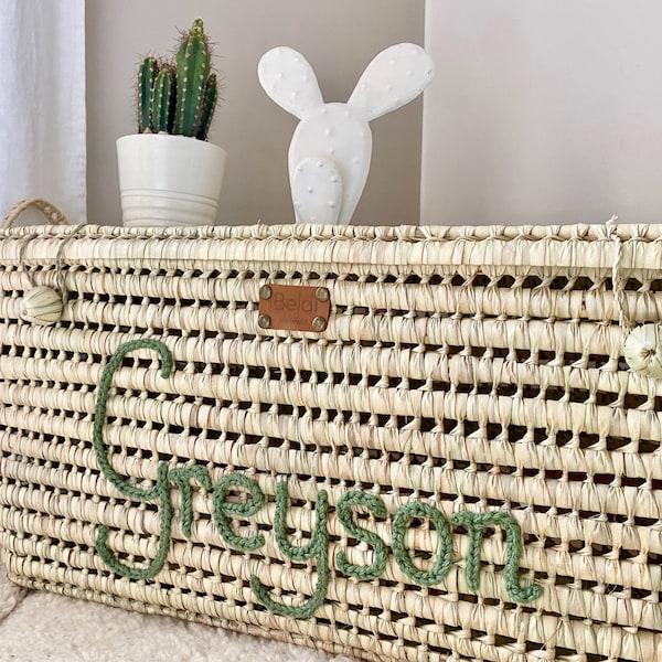 Trunk, basket & straw storage chest to personalize, customizable woven laundry basket, wicker toy box to embroider