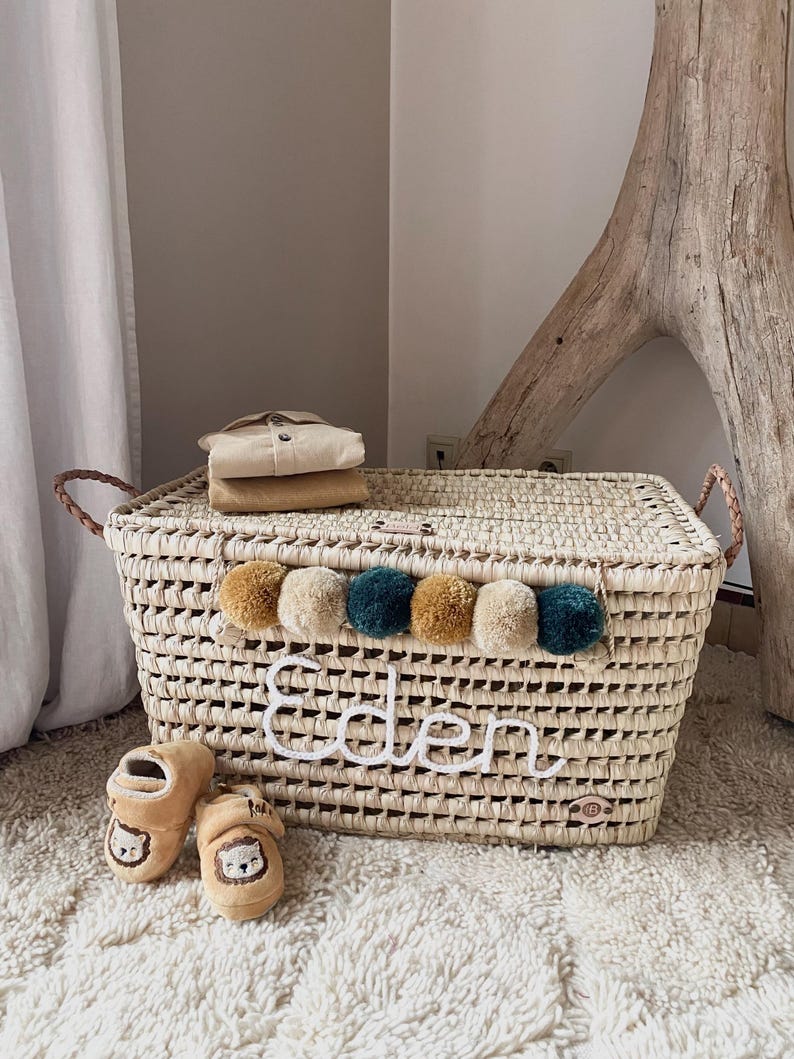 Gepersonaliseerde speelgoedkist – Handgemaakte rieten opbergdoos – Kraamcadeau – Opbergruimte voor de babykamer – Gepersonaliseerd aandenken voor de baby afbeelding 3
