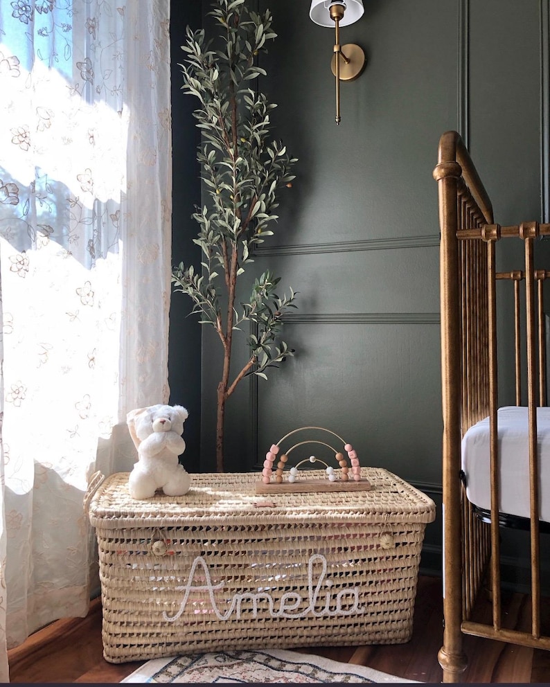 Gepersonaliseerde speelgoedkist – Handgemaakte rieten opbergdoos – Kraamcadeau – Opbergruimte voor de babykamer – Gepersonaliseerd aandenken voor de baby afbeelding 4