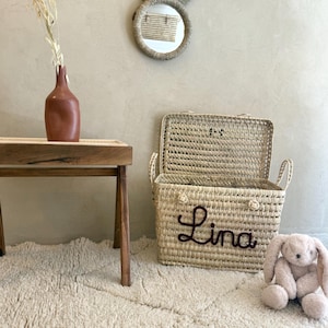 Gepersonaliseerde speelgoedkist – Handgemaakte rieten opbergdoos – Kraamcadeau – Opbergruimte voor de babykamer – Gepersonaliseerd aandenken voor de baby afbeelding 13