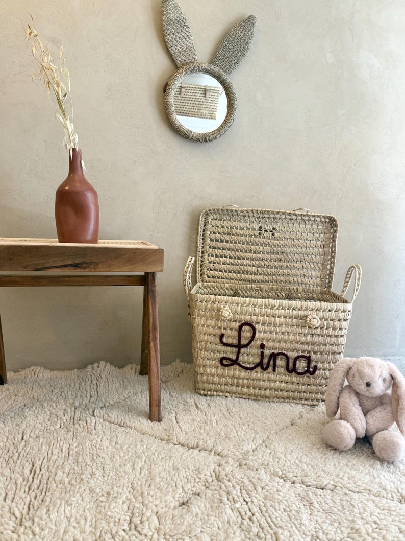 Gepersonaliseerde speelgoedkist – Handgemaakte rieten opbergdoos – Kraamcadeau – Opbergruimte voor de babykamer – Gepersonaliseerd aandenken voor de baby afbeelding 13