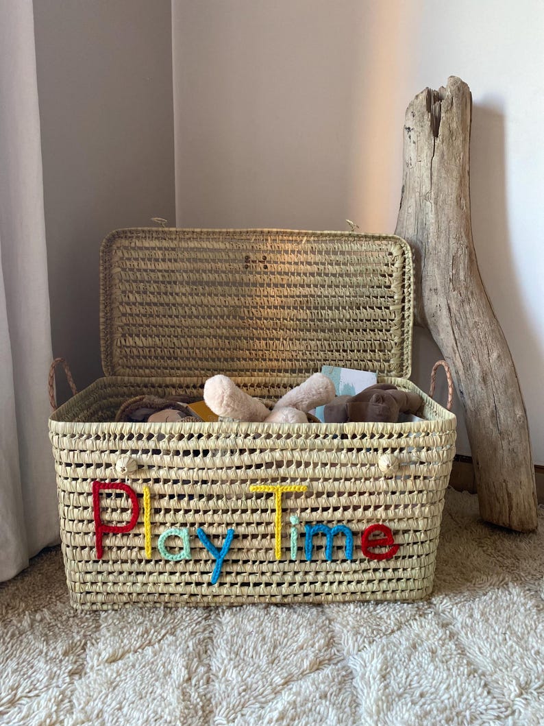Gepersonaliseerde speelgoedkist – Handgemaakte rieten opbergdoos – Kraamcadeau – Opbergruimte voor de babykamer – Gepersonaliseerd aandenken voor de baby afbeelding 12