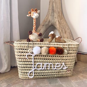 Gepersonaliseerde speelgoedkist – Handgemaakte rieten opbergdoos – Kraamcadeau – Opbergruimte voor de babykamer – Gepersonaliseerd aandenken voor de baby afbeelding 9